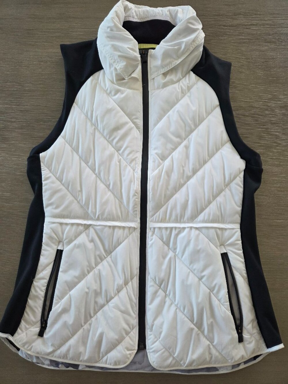 Athleta White/Black Women's L Hooded Puffer Vest Camo Lining